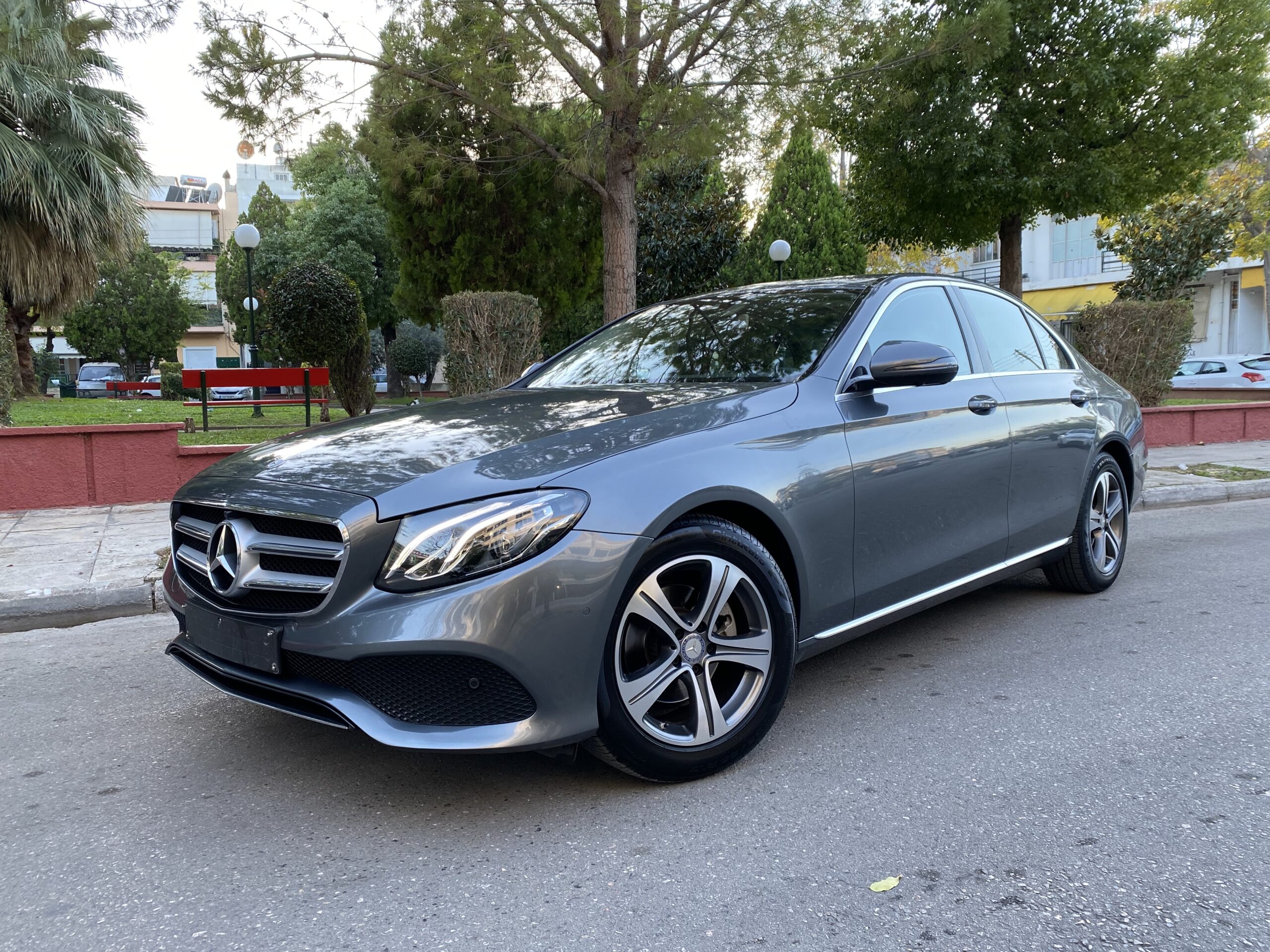 Mercedes-Benz E 220