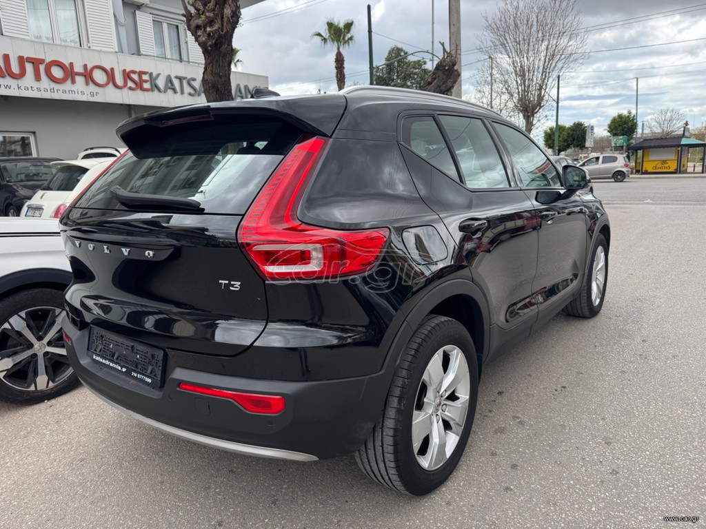 Volvo XC40 ΜΟΜΕΝΤUM PRO
