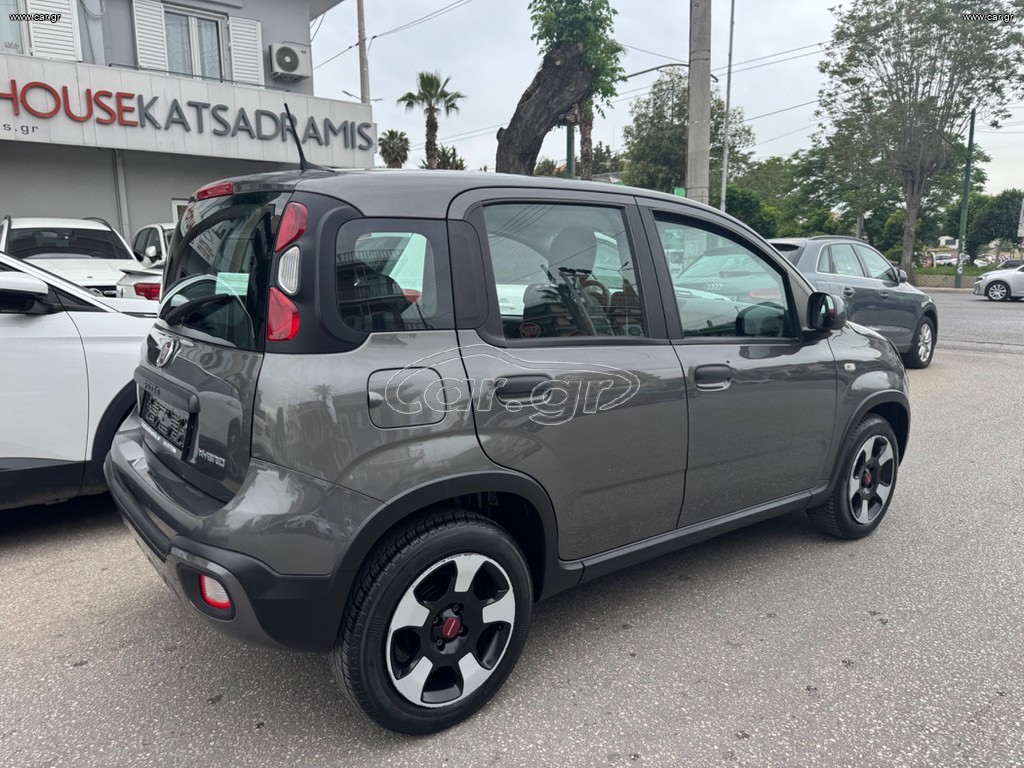Fiat Panda CITY CROSS 1.0 HYBRID