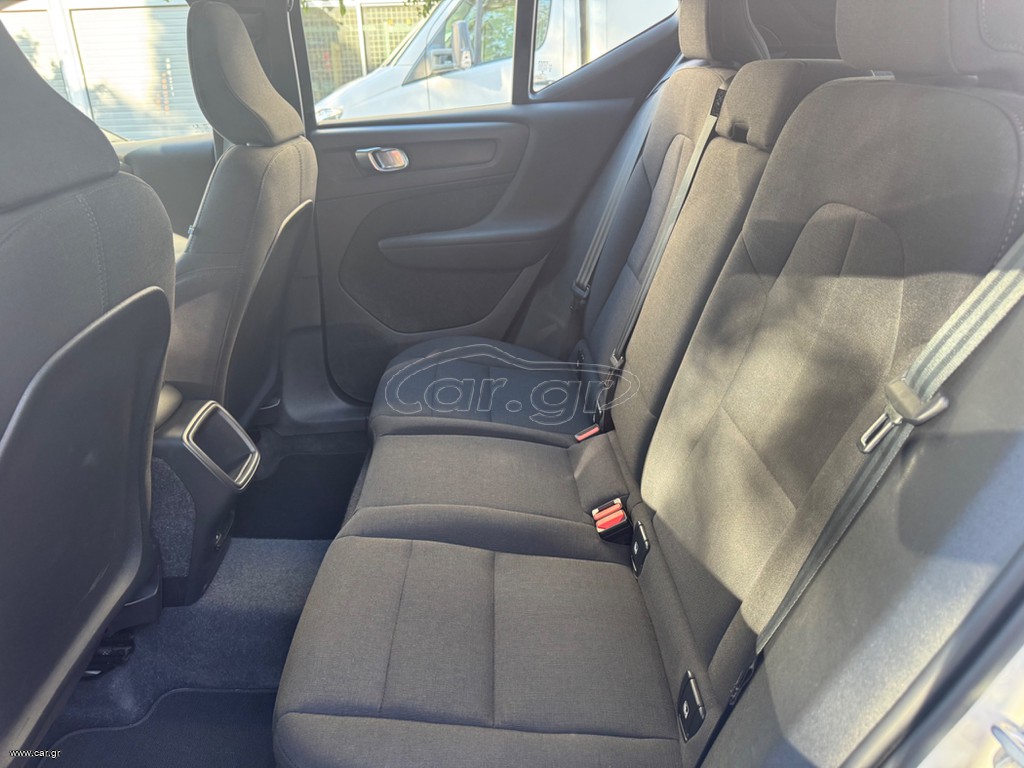 Volvo XC40 ΜΟΜΕΝΤUM