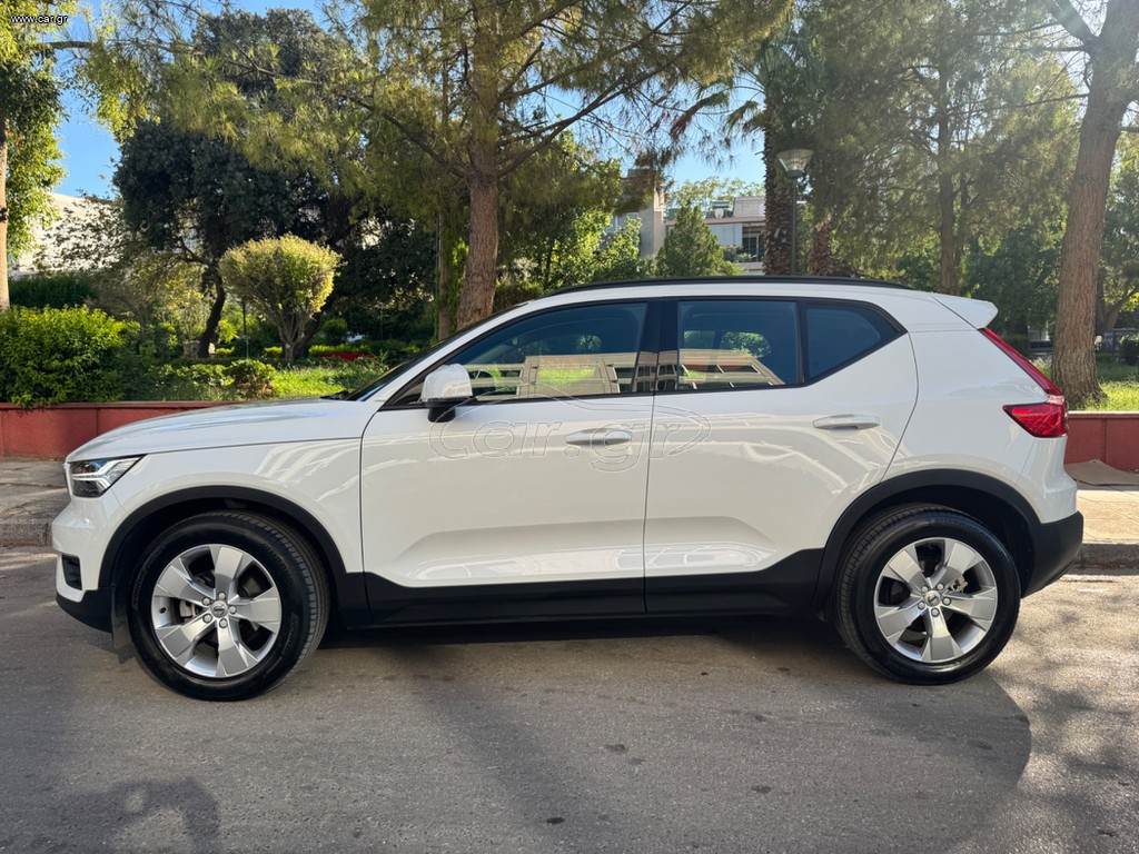 Volvo XC40 ΜΟΜΕΝΤUM