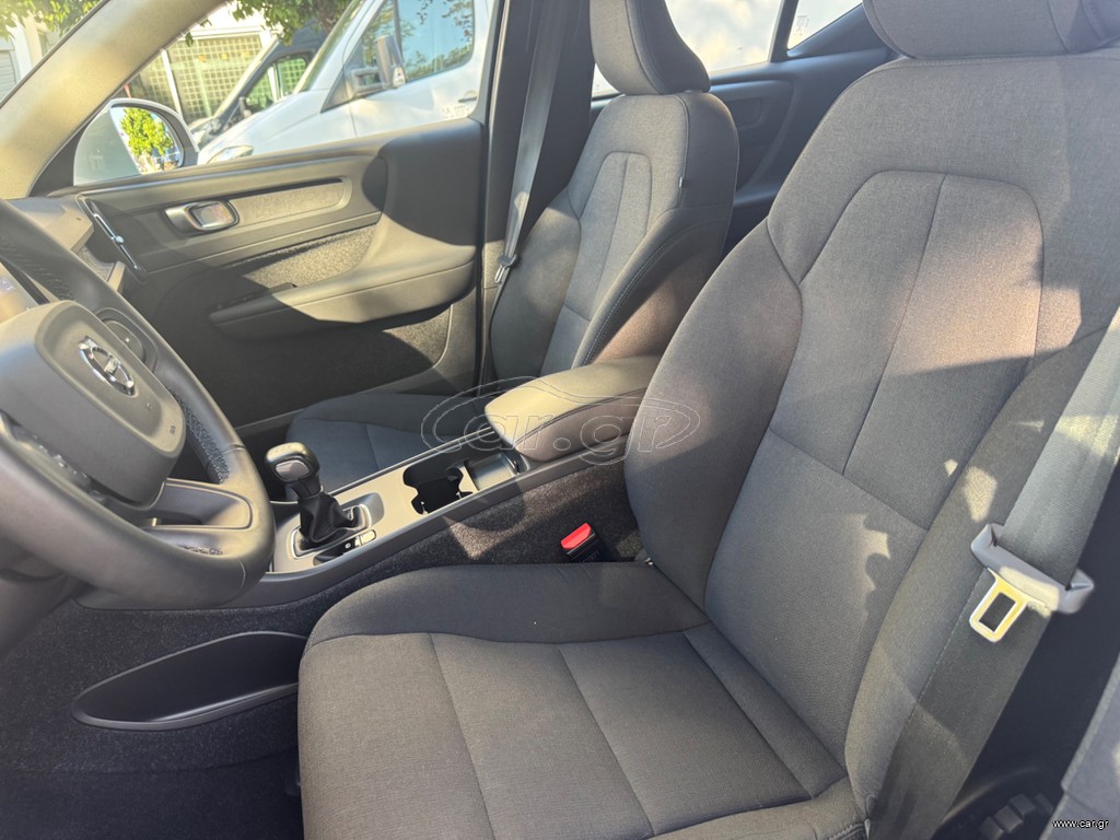 Volvo XC40 ΜΟΜΕΝΤUM